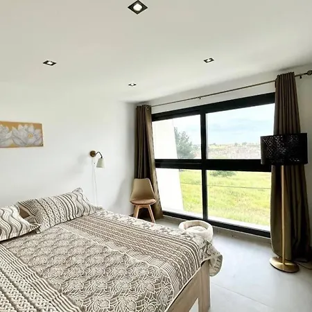 Blue Ocean Apartment *